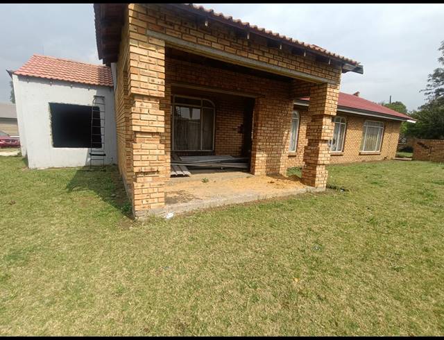 3 BEDROOM HOUSE FOR SALE IN BEDWORTH PARK